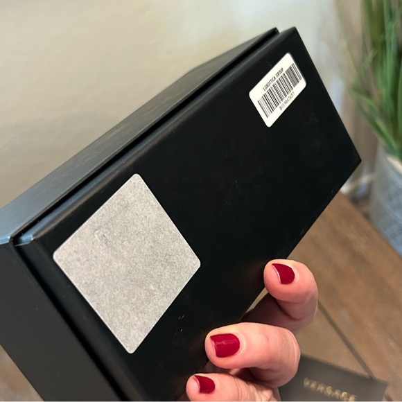 Versace Sunglass Case and Box w/ cards + cleaning cloth - Picture 6 of 7